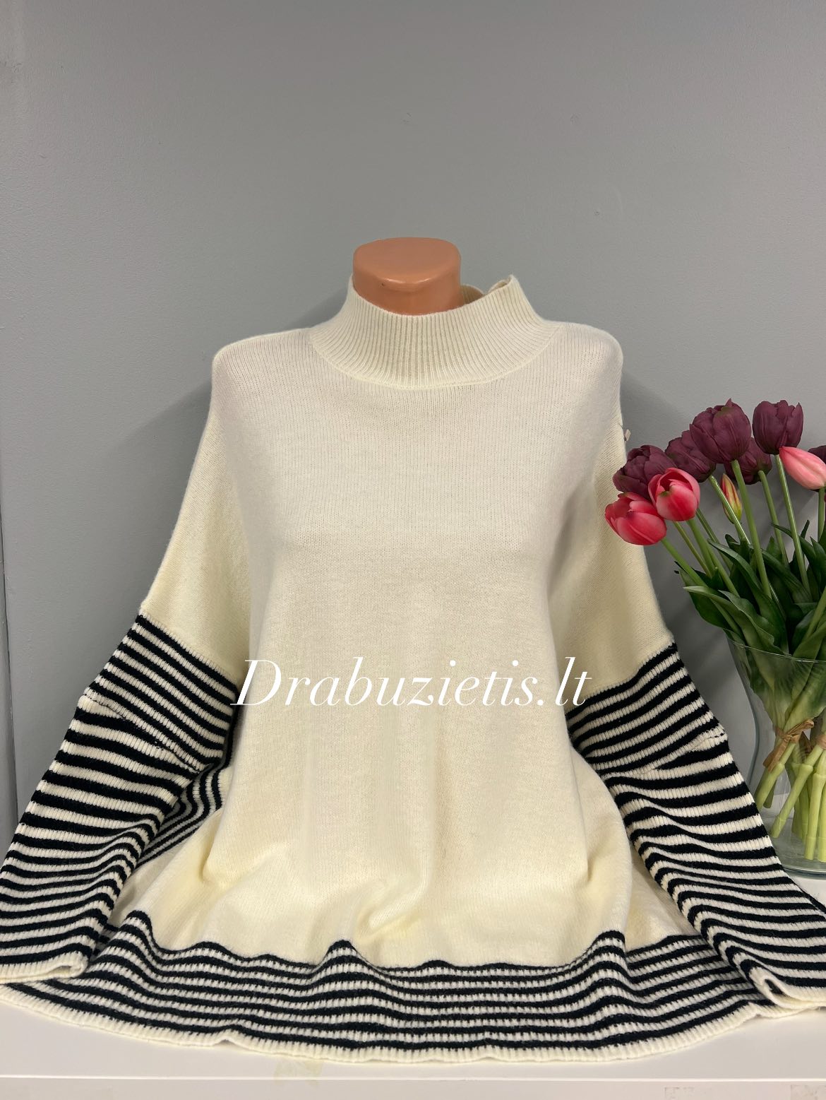 Šviesus kimono megztinis krūtinei iki 140cm