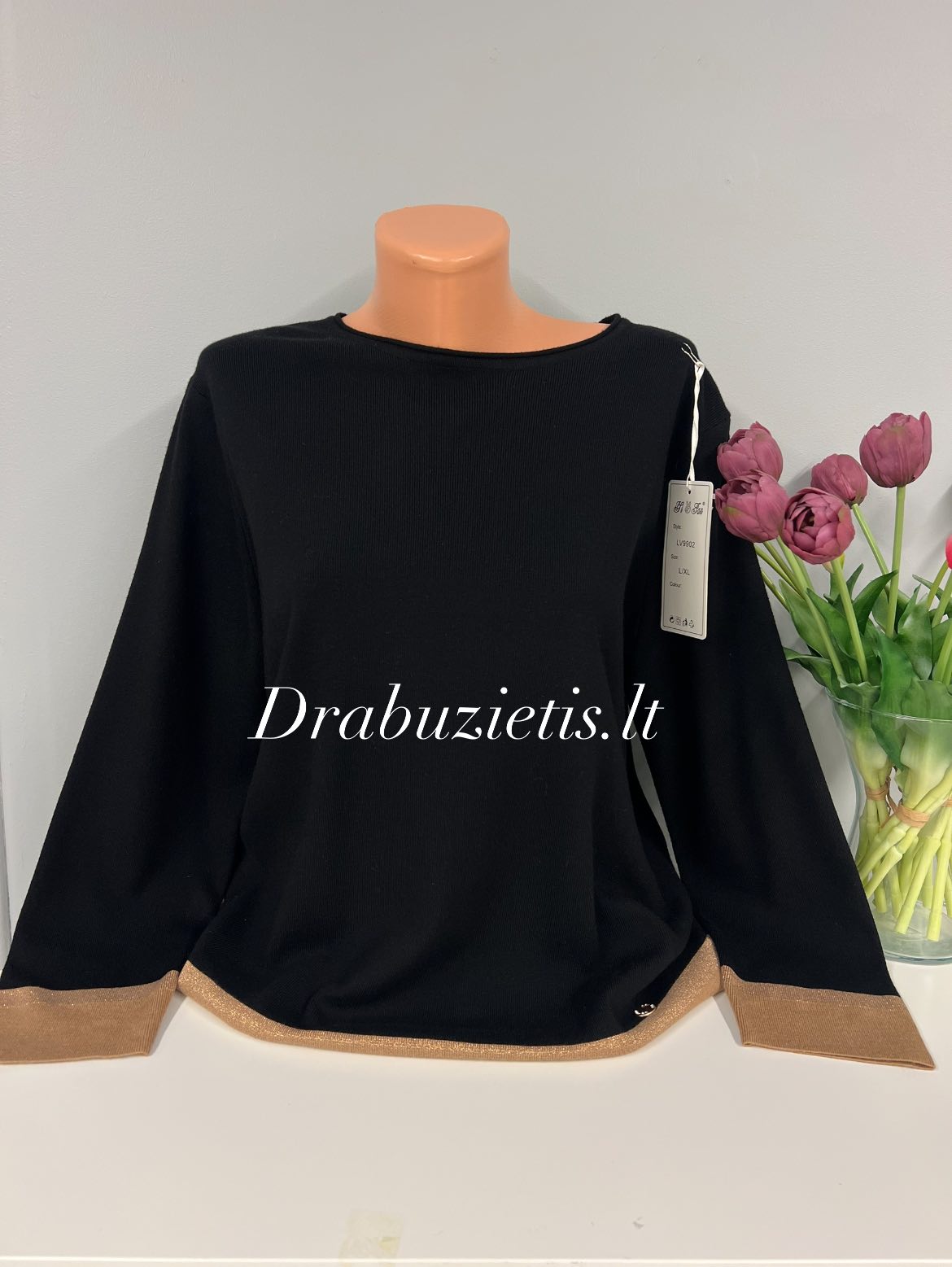 Juodas megztinis L/XL krūtinei iki 116cm