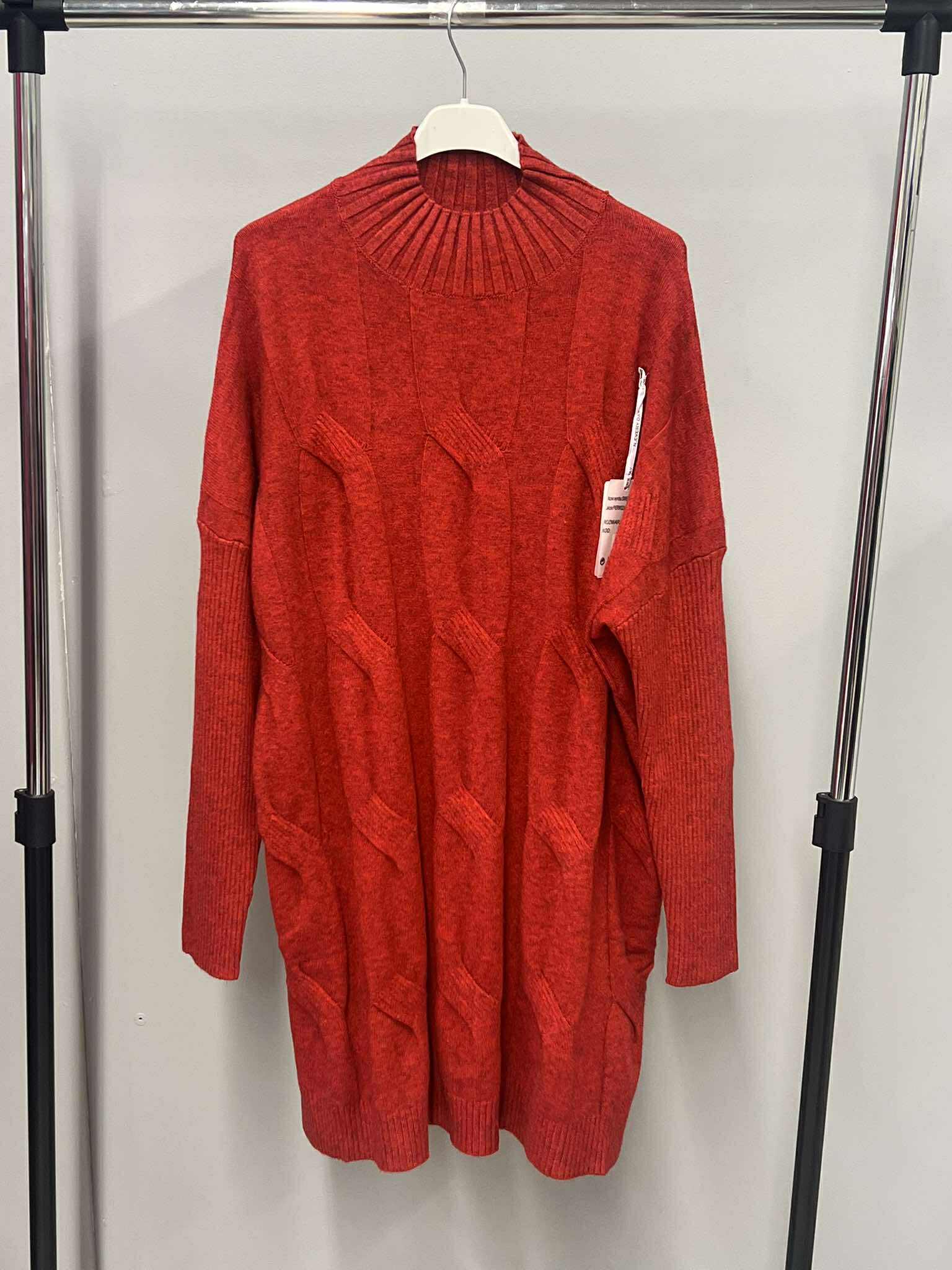 Raudonas ilgas megztinis L/XL krūtinei iki 140cm