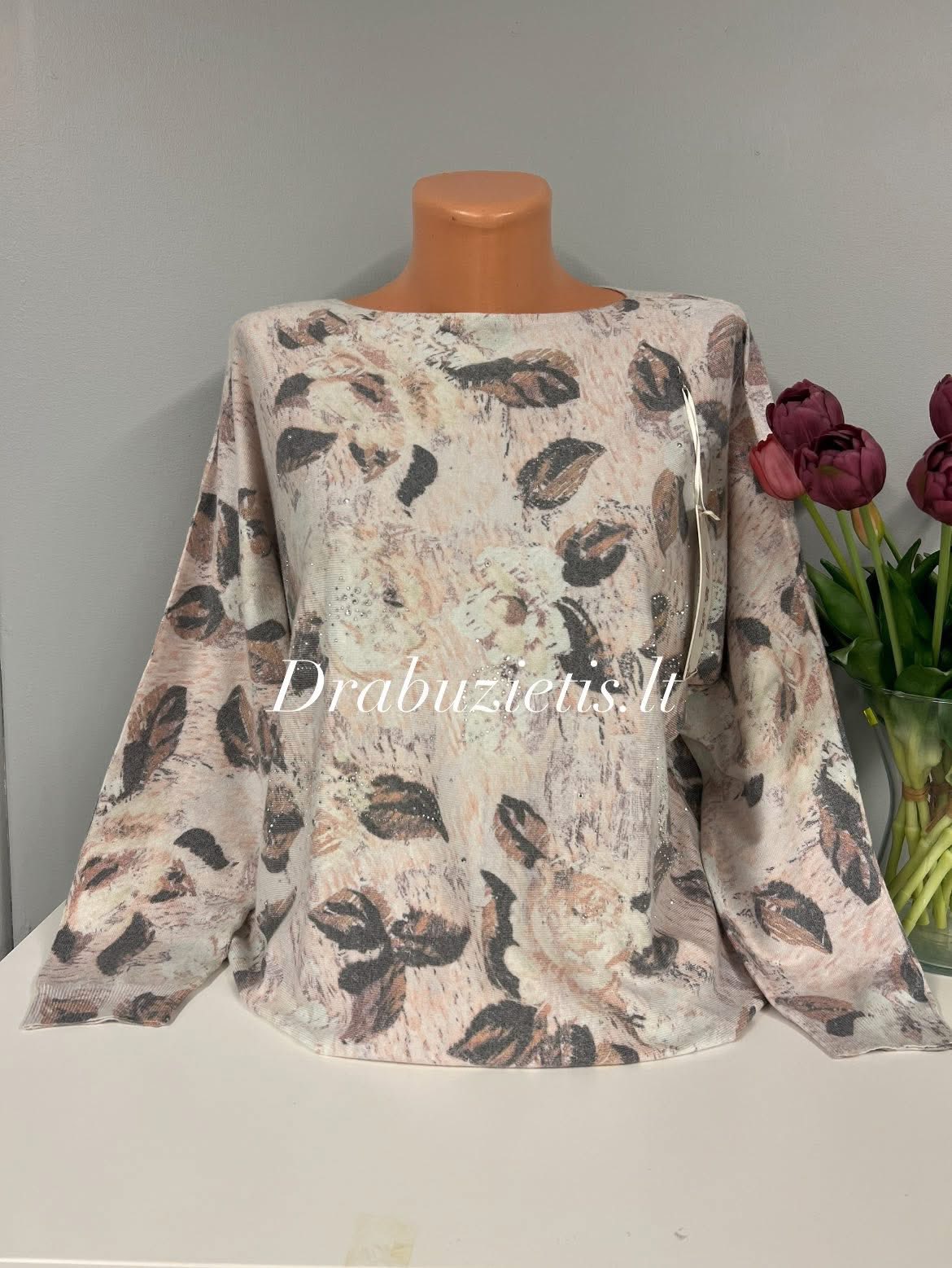 Šviesus megztinis XL/2XL krūtinei iki 136cm