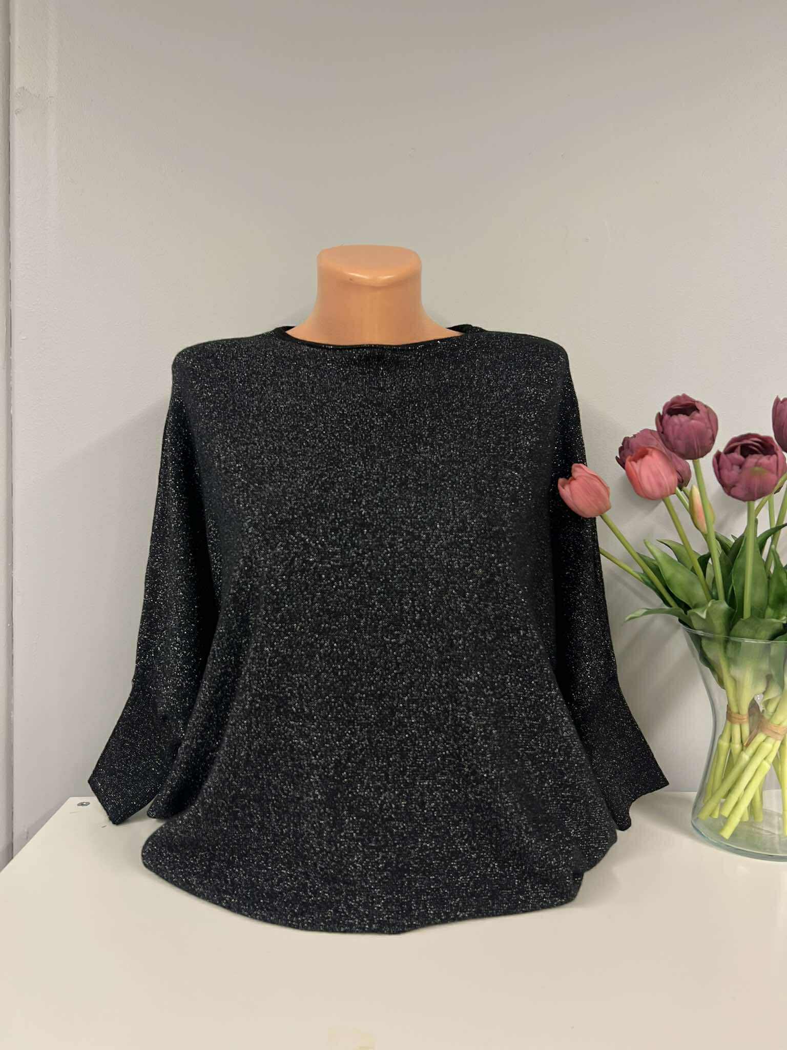 Juodas blizgus megztinis krūtinei iki 130cm