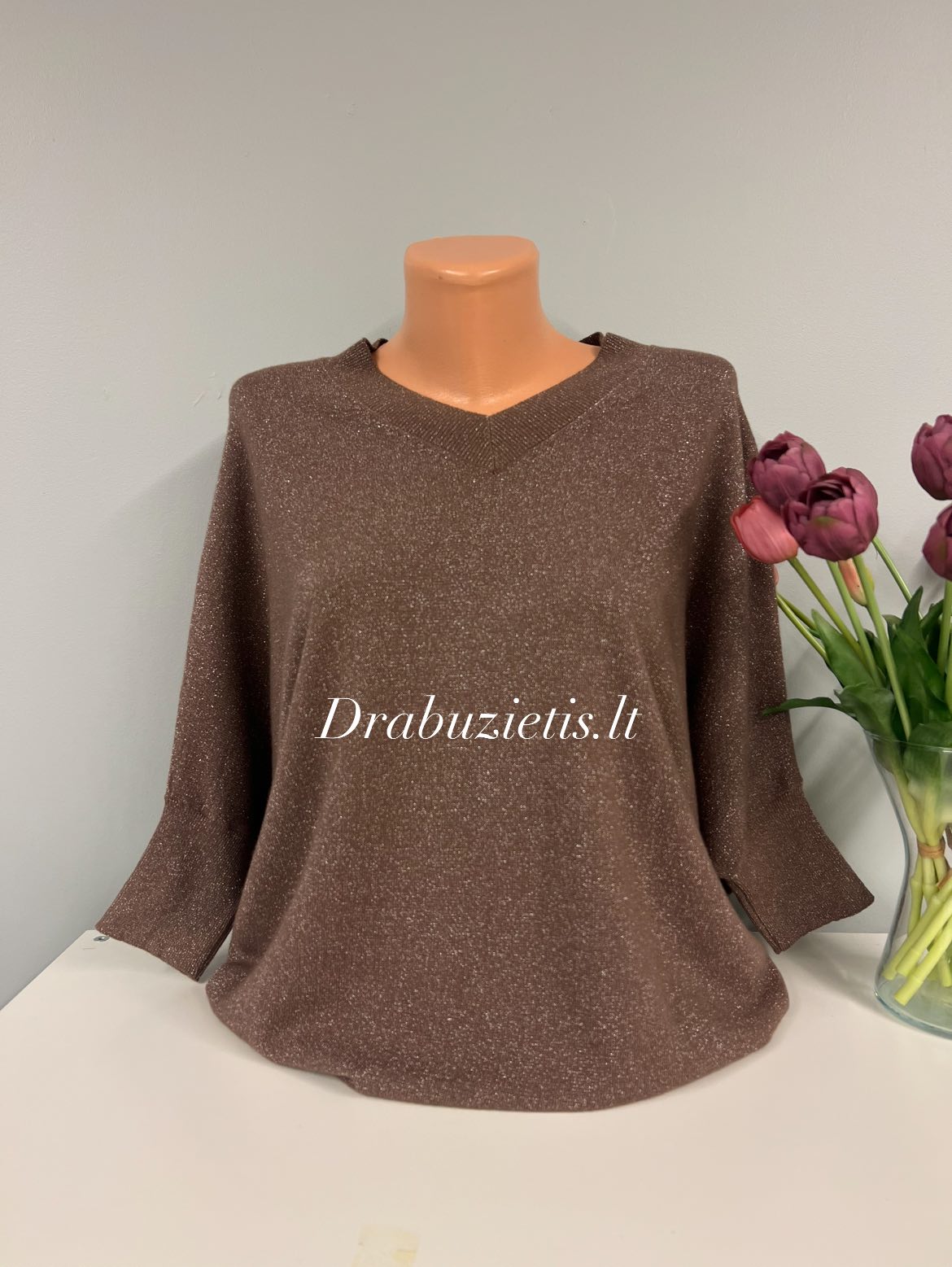 Karamelinės spalvos blizgus megztinis krūtinei iki 130cm