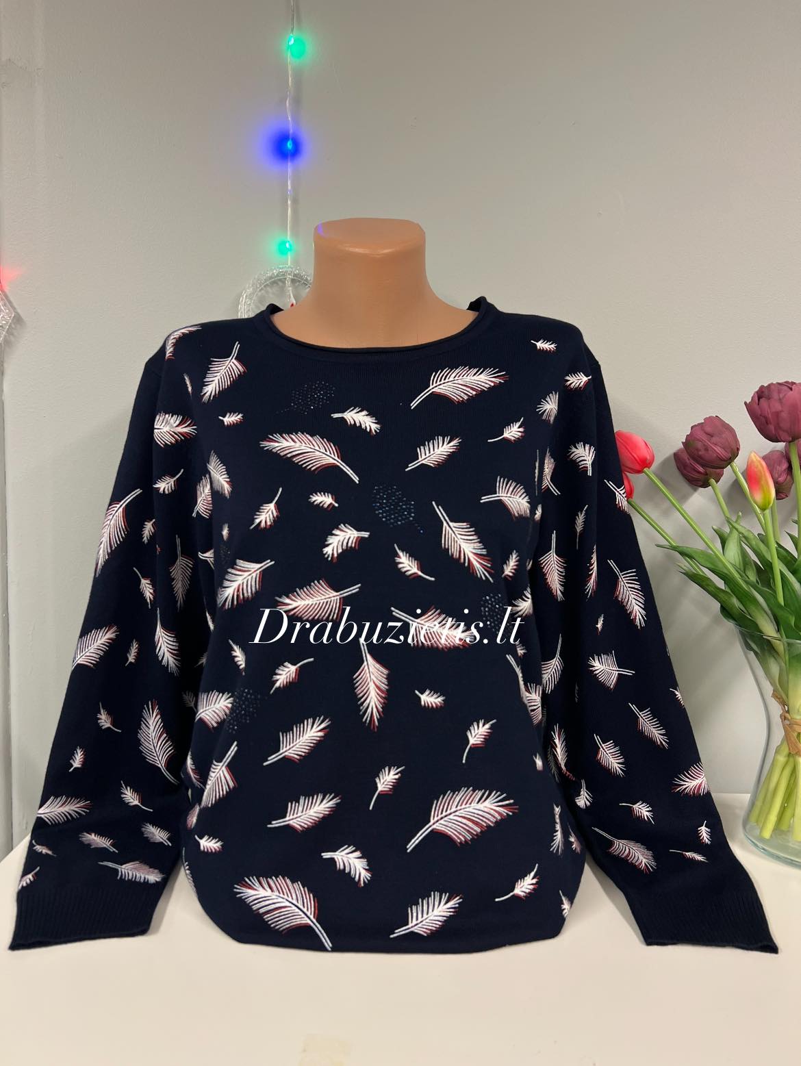 Megztinis su plunksnų raštu 54 dydis