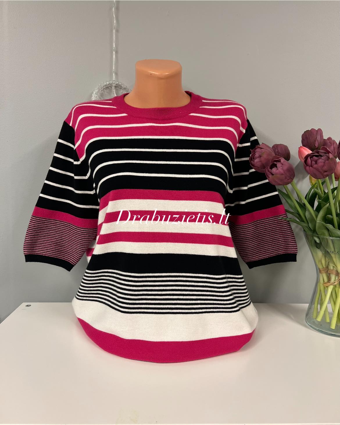 Juostuotas megztinis krūtinei iki 115cm