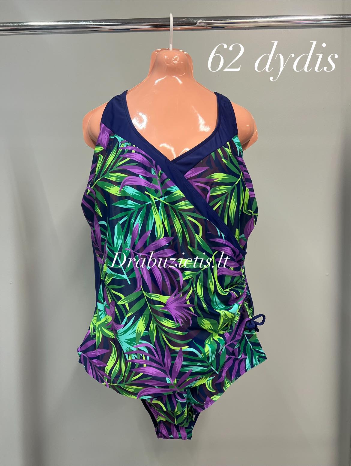 Margas maudymosi kostiumėlis 62 d.