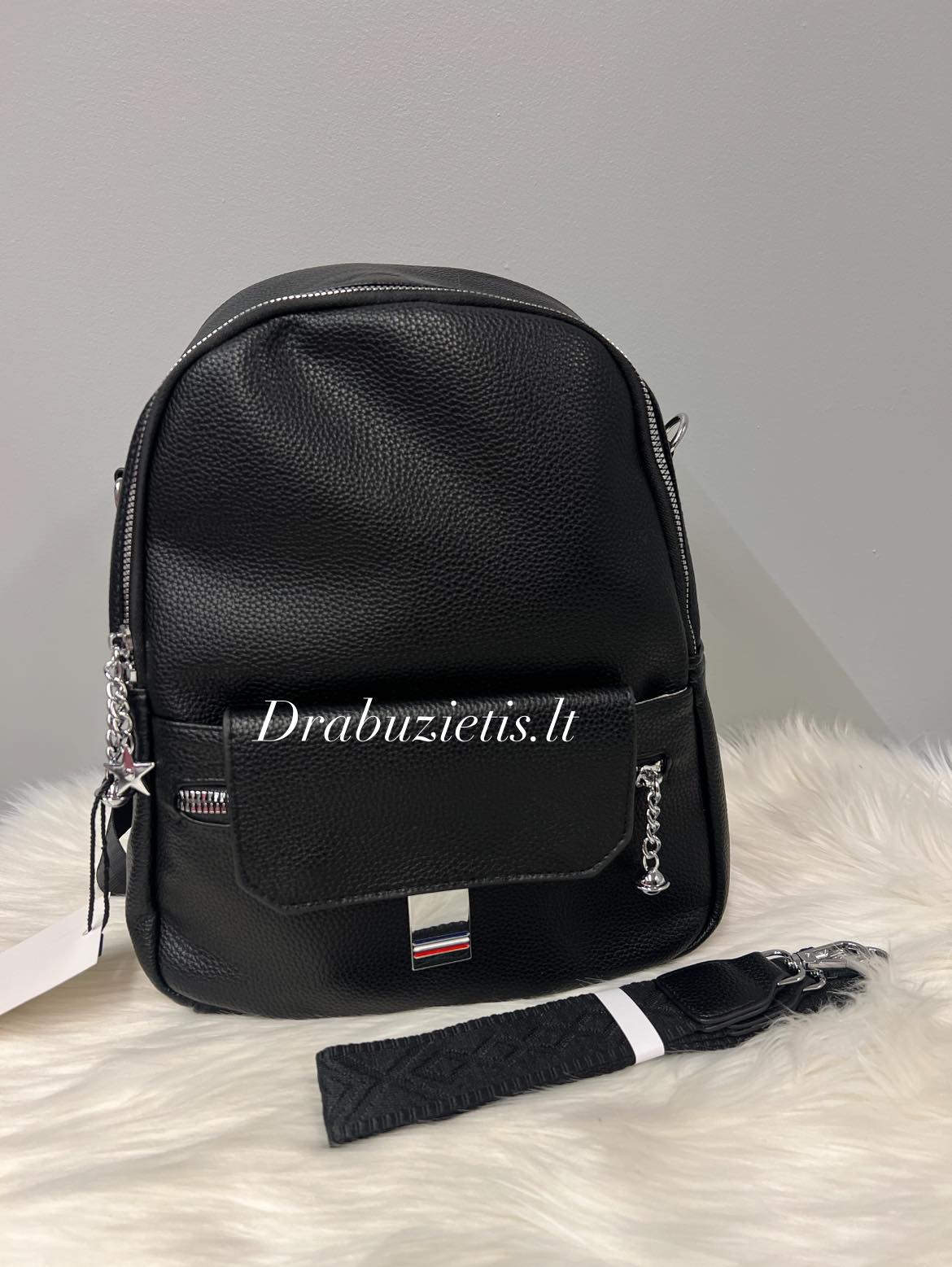 Moteriška kuprinė juoda