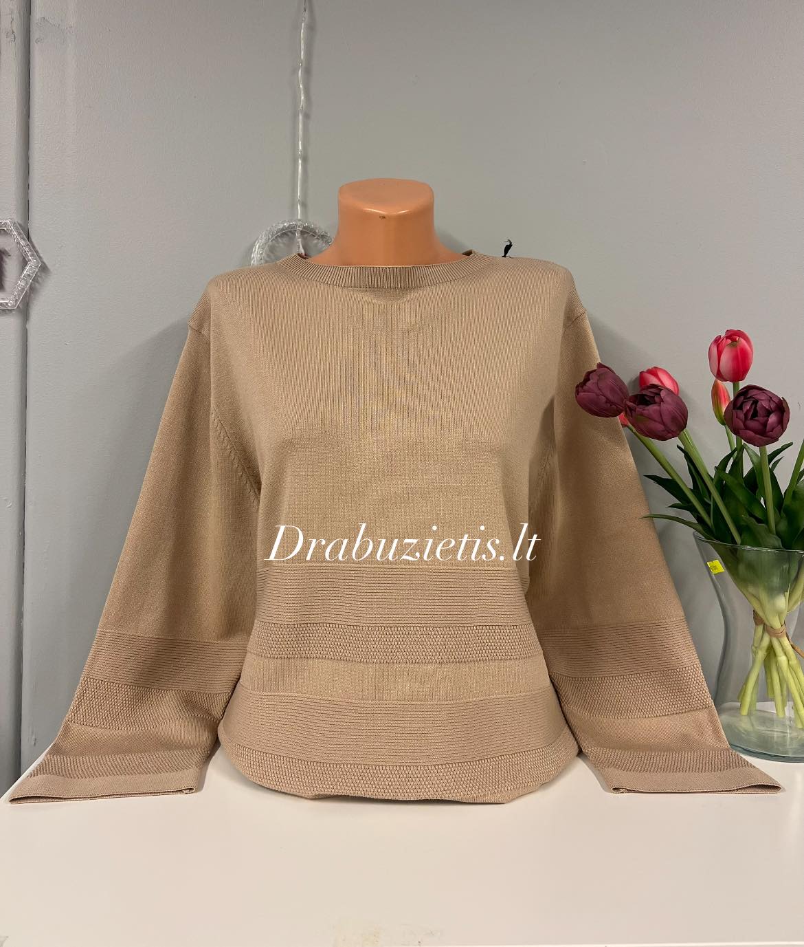 Smėlio spalvos megztinis XL/2XL krūtinei iki 120cm