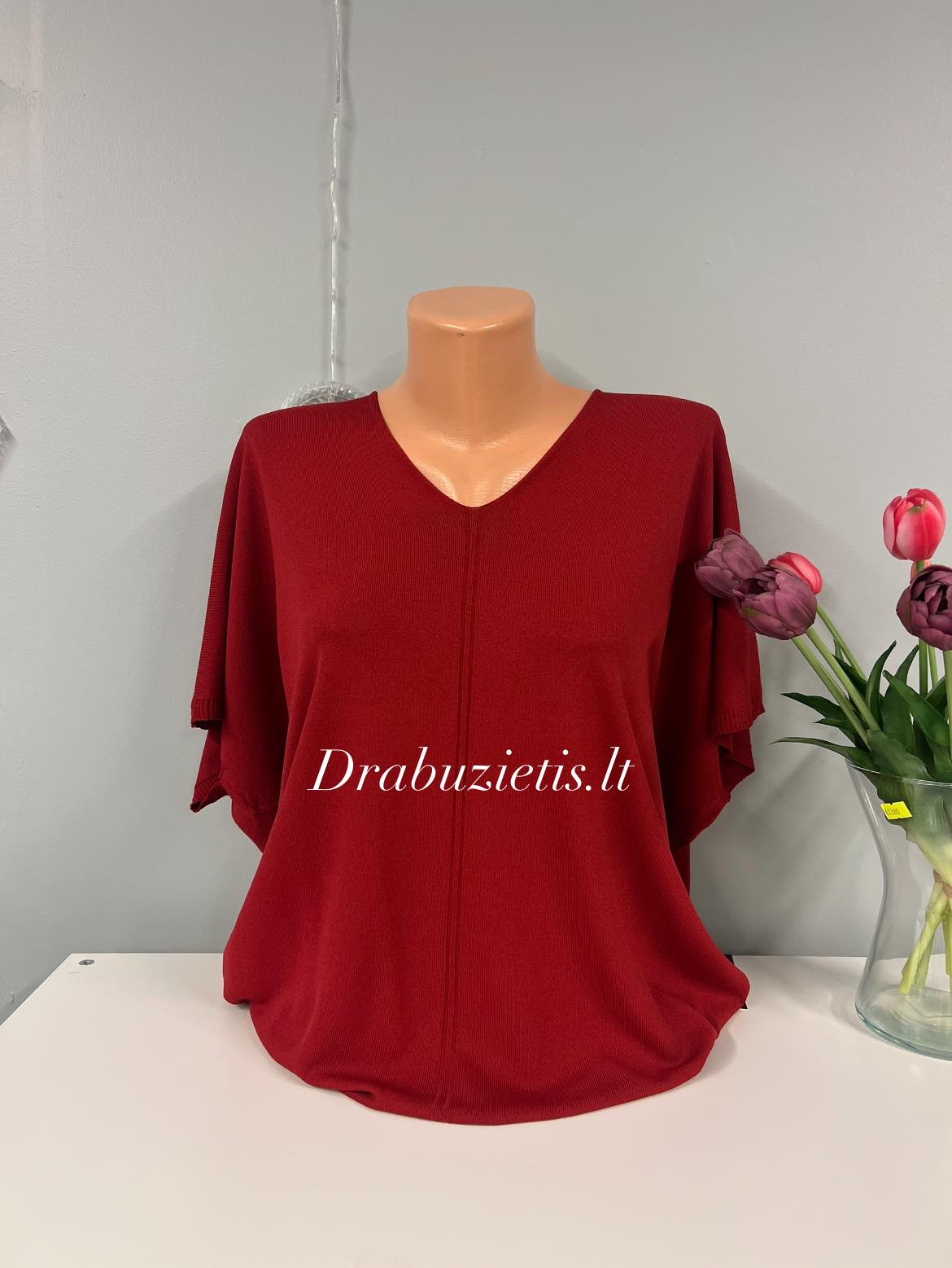 Raudona palaidinė krūtinei iki 125cm