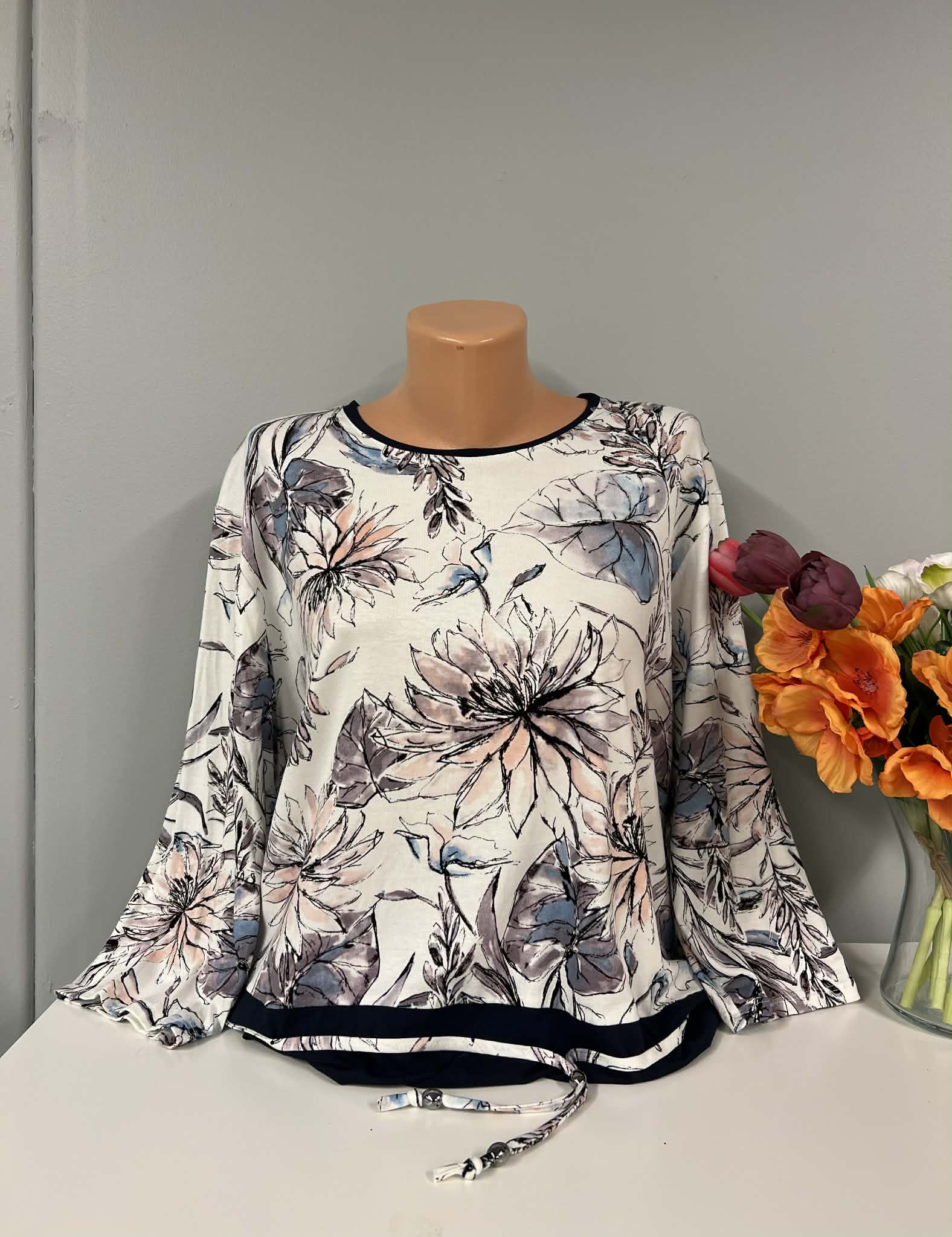 Gėlėta palaidinė 54, 56, 60 d.